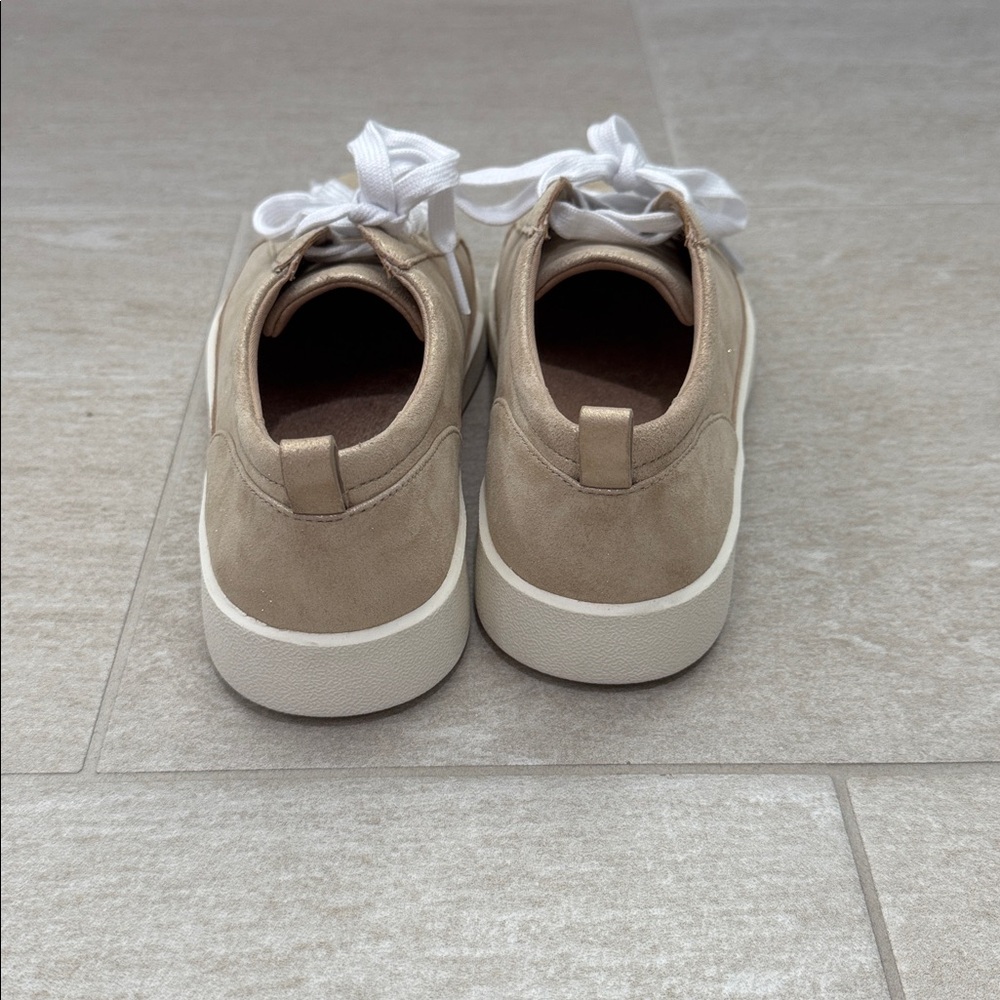 ✨🆕Vionic Winny Gold Lace Up Sneakers, 6W✨ - Picture 4 of 11